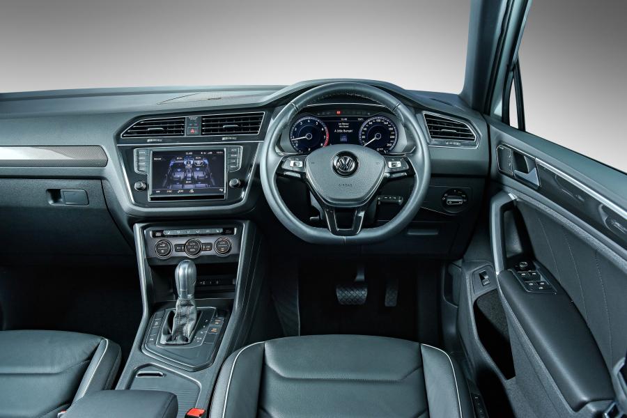 Торпедо Volkswagen Tiguan R-Line 2016 года  (ZA) (фото 12 из 30)